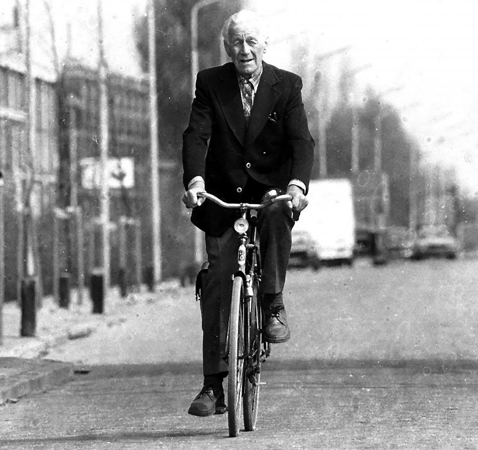 Jan Brasser op de fiets