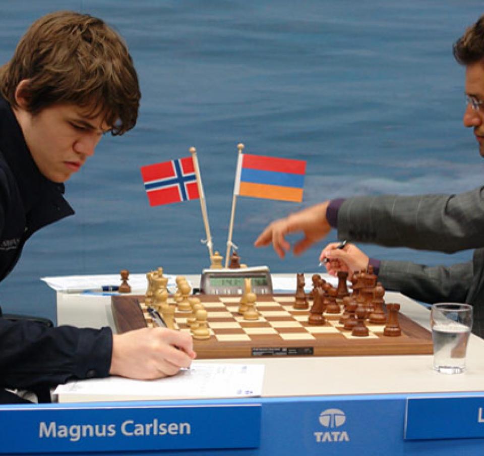 Carlsen-Aronian-dt-800x400